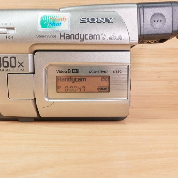 Vintage Sony CCD-TRV57 / Handycam Vision / Video8 XR Camcorder / Made in Japan - Picture 4 of 8